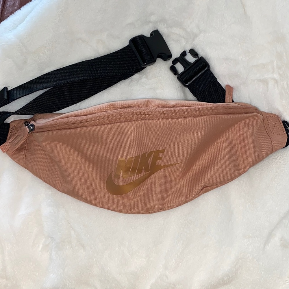 Nike Fanny